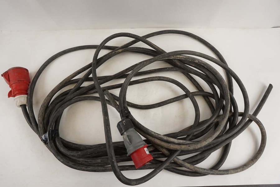 Skarkabel 32A, defekt. BC56