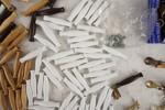 Miller´s Möbelhandtag i trä med mässing ringar. D103