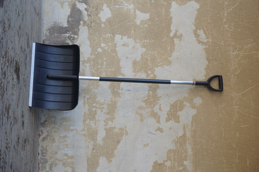 Fiskars Snöskyffel. B79