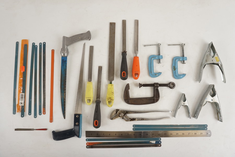 Bahco 220 Skruvtving, handsågar mm. A100