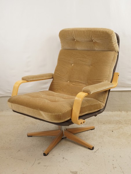 Vintage snurrfåtölj. B130