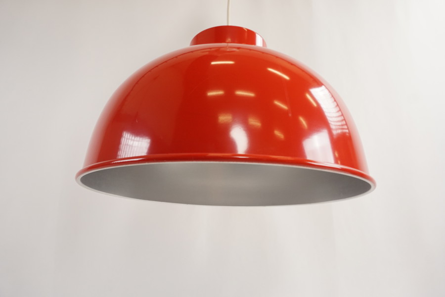 Retro kupolformad taklampa i metall. C5