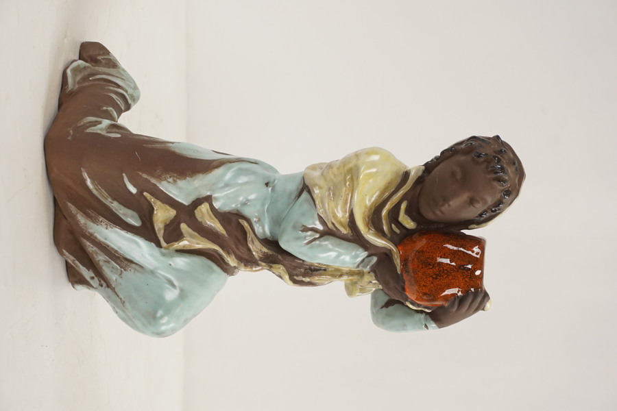 Karlsruher Majolika keramikfigur. G35