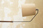 Golvlampa, trä & metall. B148