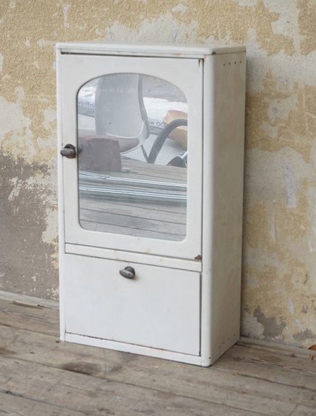 Vintage badrumsskåp, vit. B163