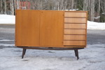 Skåp 50-tal i teak. B191