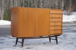 Skåp 50-tal i teak. B191