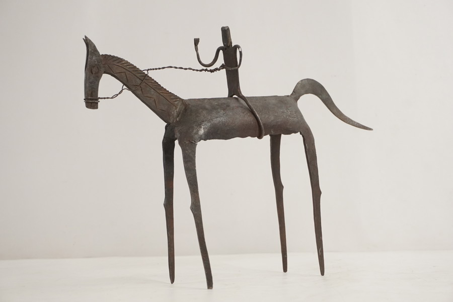 Hästskulptur i smide. A112 