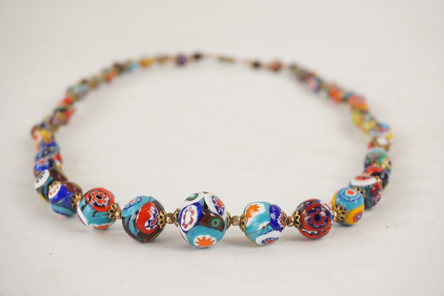 Halsband i Murano glas. A116