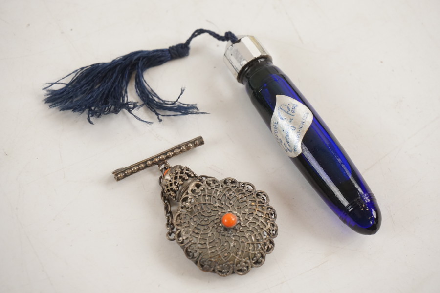 2st Vintage parfymflaskor. A121