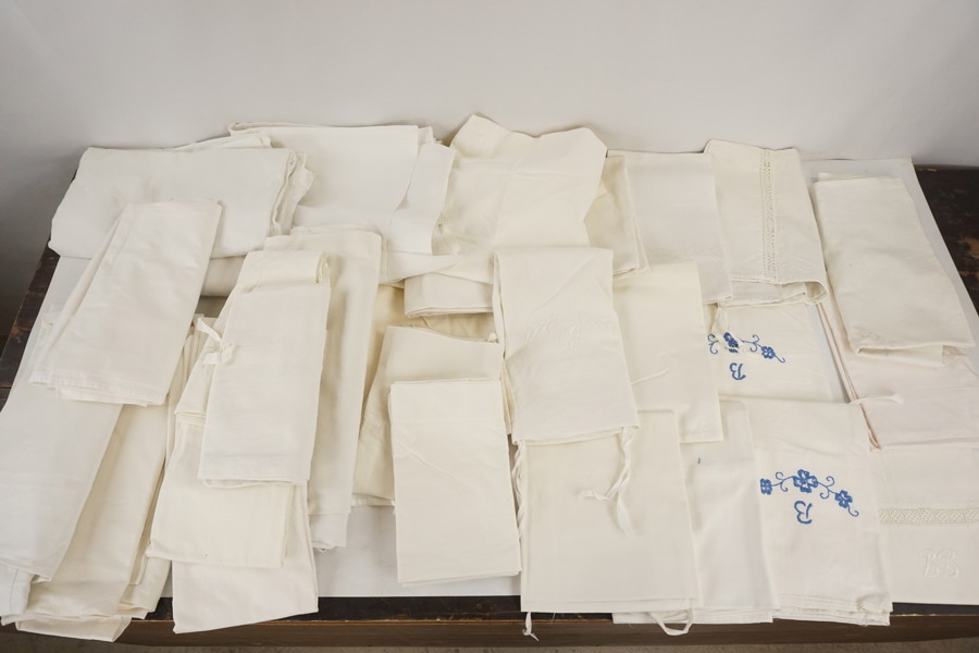 Kuddöverdrag med spets mm. BC224