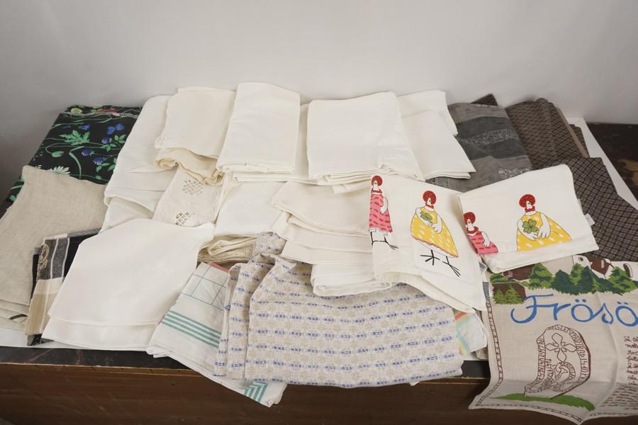 Serholt dukar, Frösö kyrka bonad/handduk mm. BC225