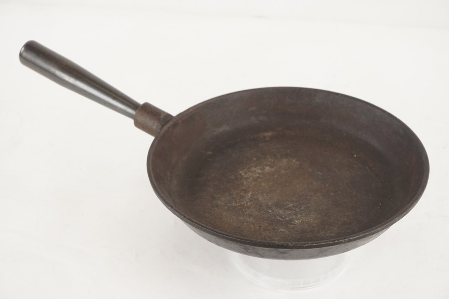 Ronab Stekpanna i gjutjärn. C23