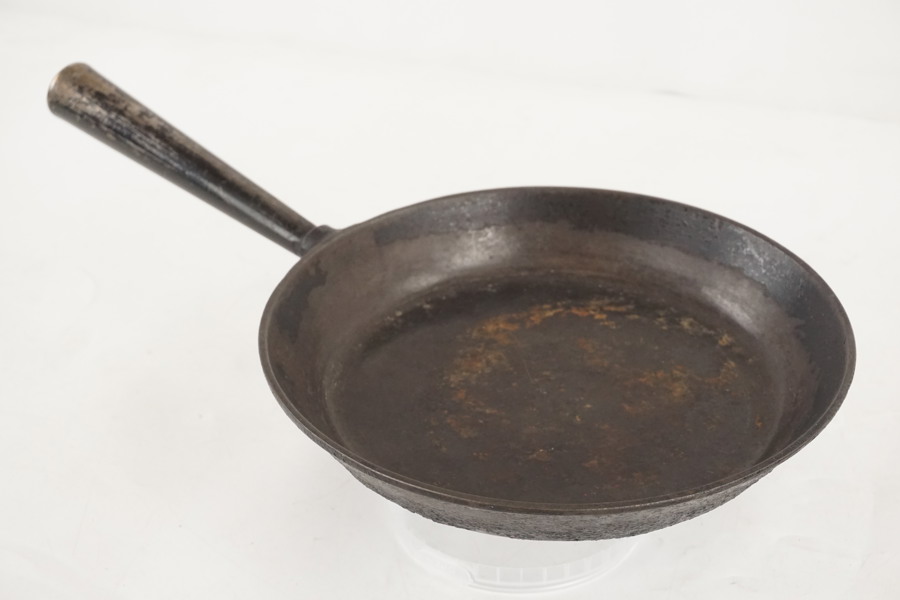 Skeppshult  Stekpanna i gjutjärn. C24