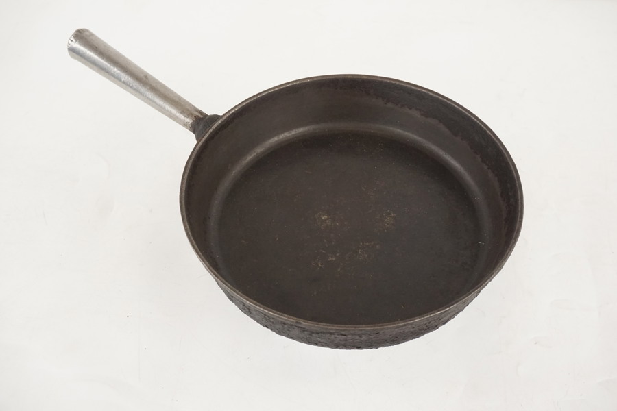 Husqvarna Norrahammar 2 stekpanna i gjutjärn. C26 