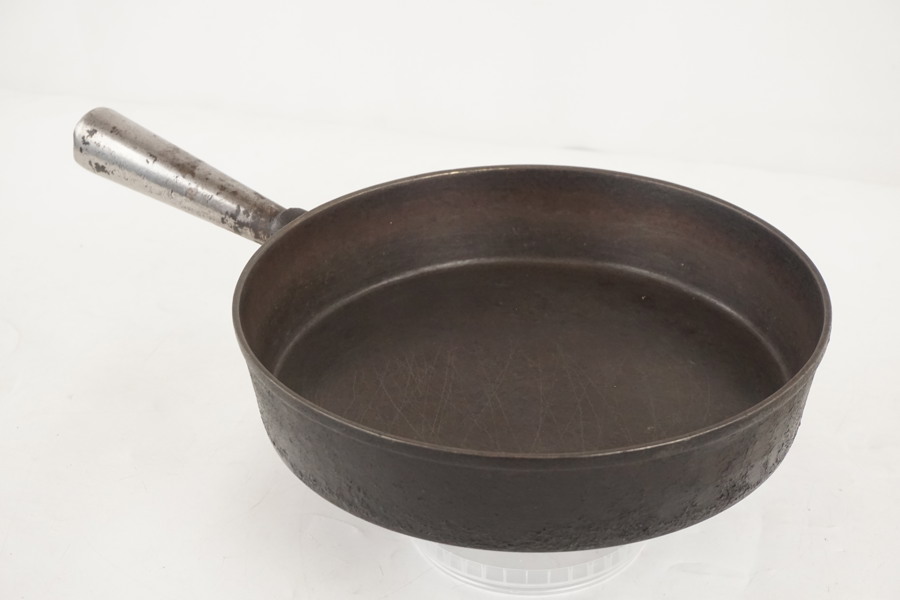 Kockums-Kallinge stekpanna i gjutjärn. C27