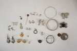 Örhängen, broscher mm. A2