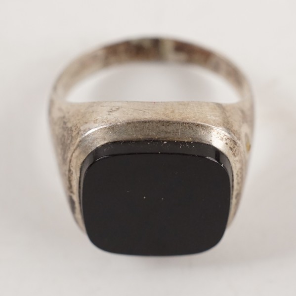 Silverring med onyx 835 - 3,8g. A48