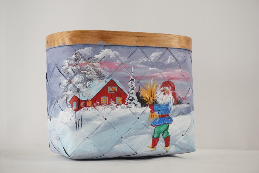 Handmålad spånkorg, julmotiv. A13/
