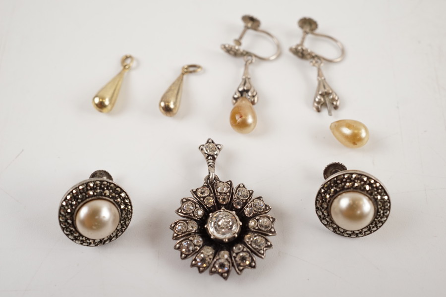 Silverörhängen och silverhängen 13,3g. A55