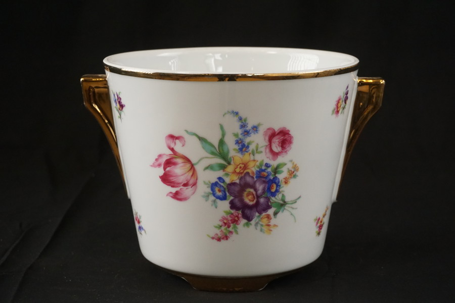 Karlskrona, Upsala Ekeby, ytterkruka i porslin. G45 