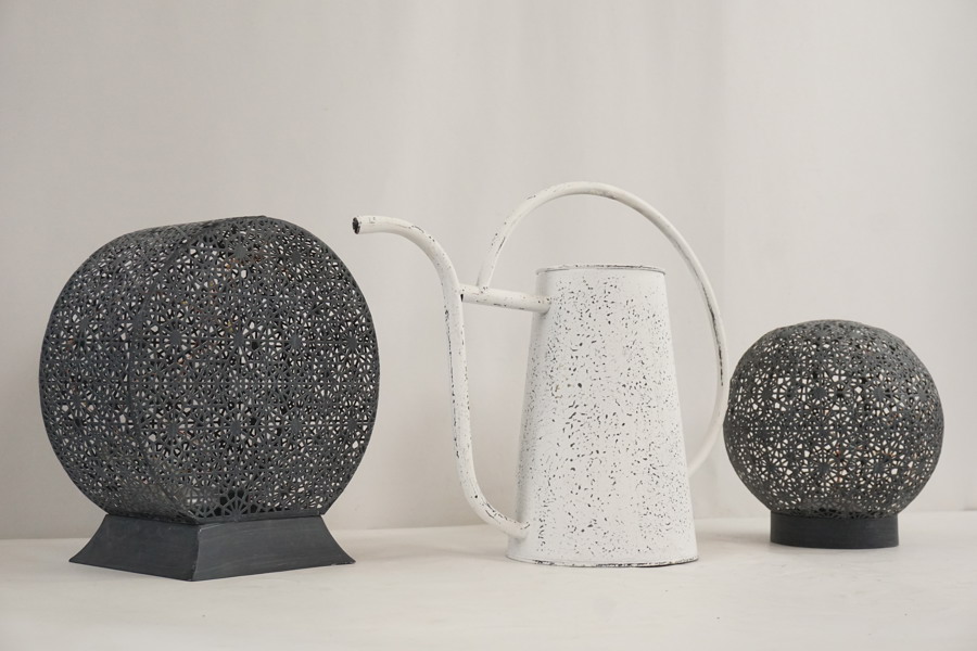 Orientalisk ljusboll, vattenkanna mm. BC12