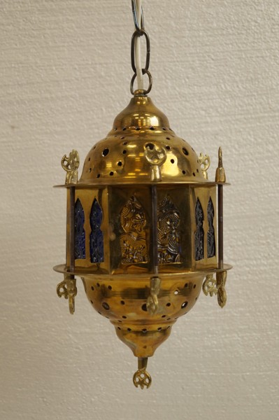 Orientalisk fönsterlampa mässing. A163