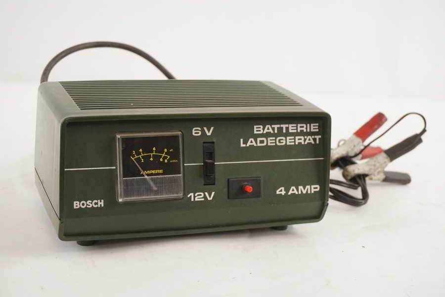 Bosch Batteriladdare 4 AMP. D16