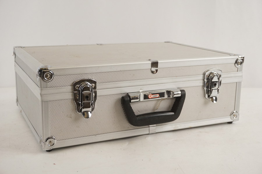 Tools aluminiumsväska. D31 