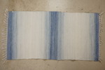 Matta blå/vit 125x65cm. B245/