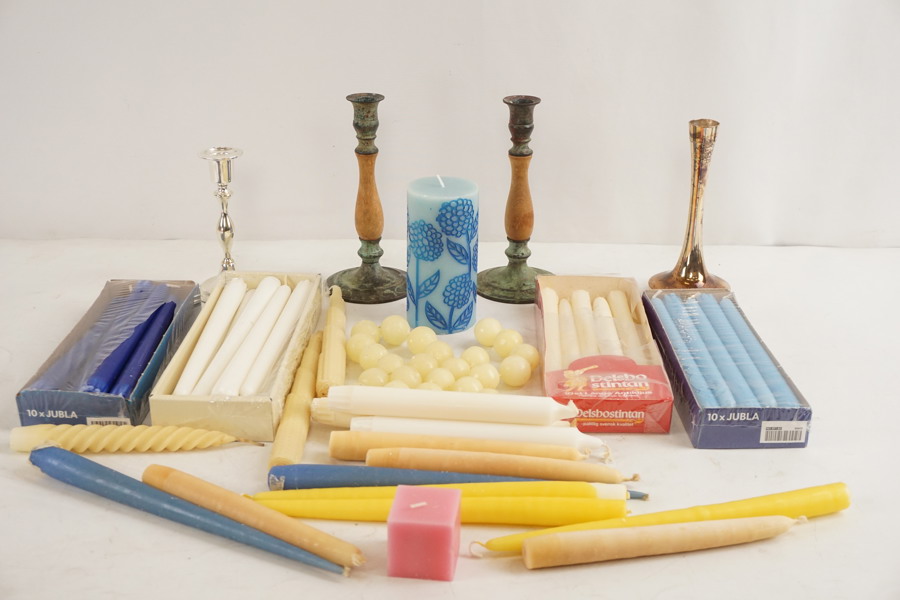 Ljus och ljusstakar. A140