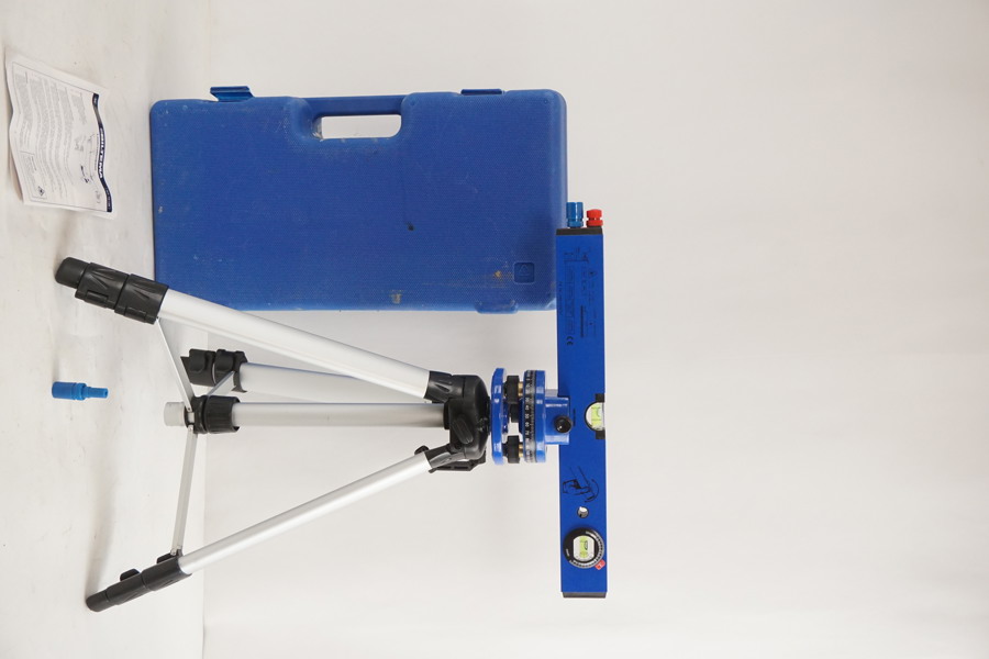 Laser 670 vattenpass med Stativ. D37