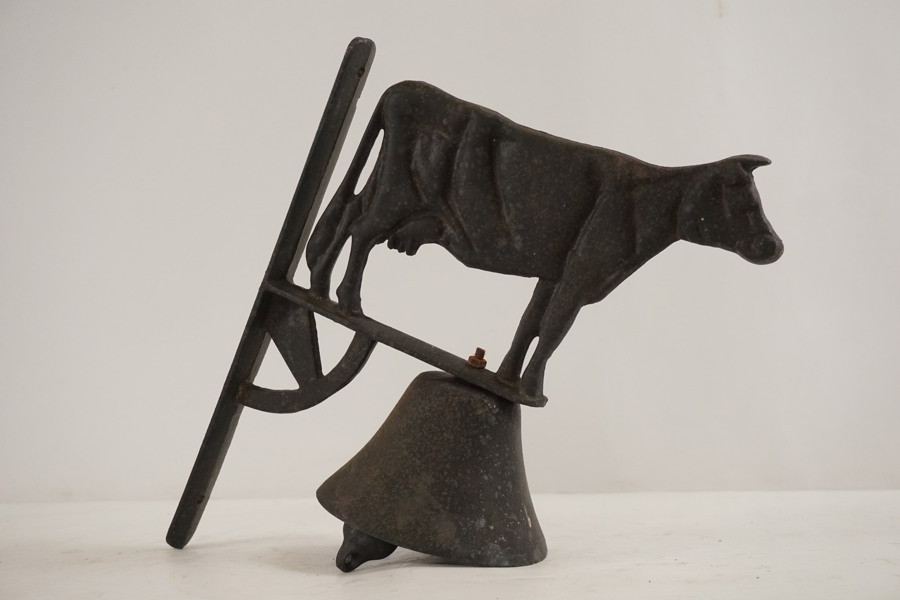 Dörrklocka i gjutjärn. C15