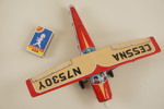 Vintage Leksaksflygplan i plåt, sky taxi. A150