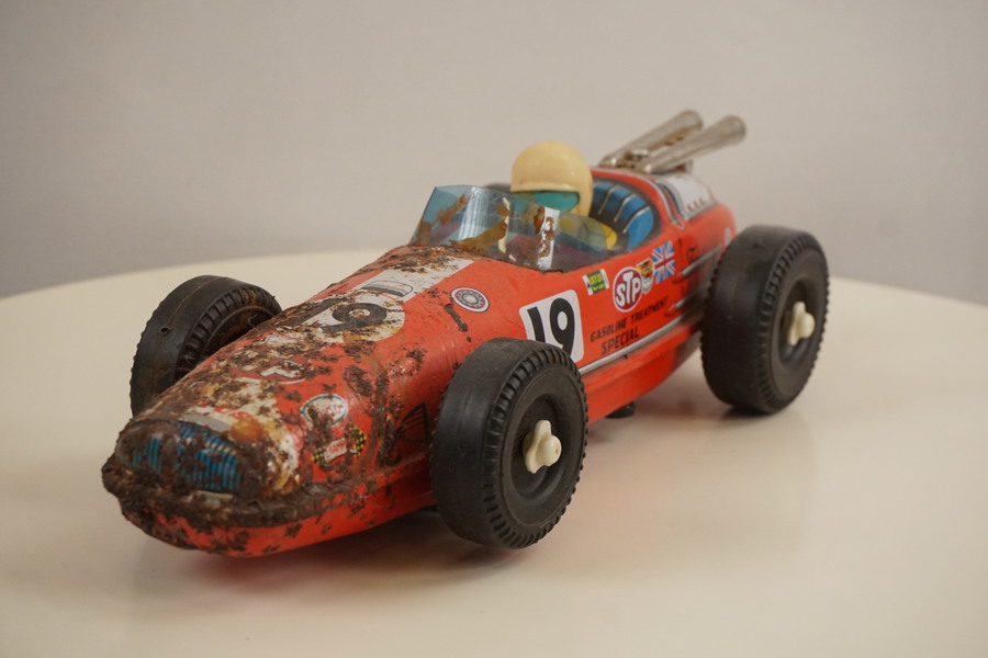 Vintage Plåtracingbil, made in Japan, leksaker. A152