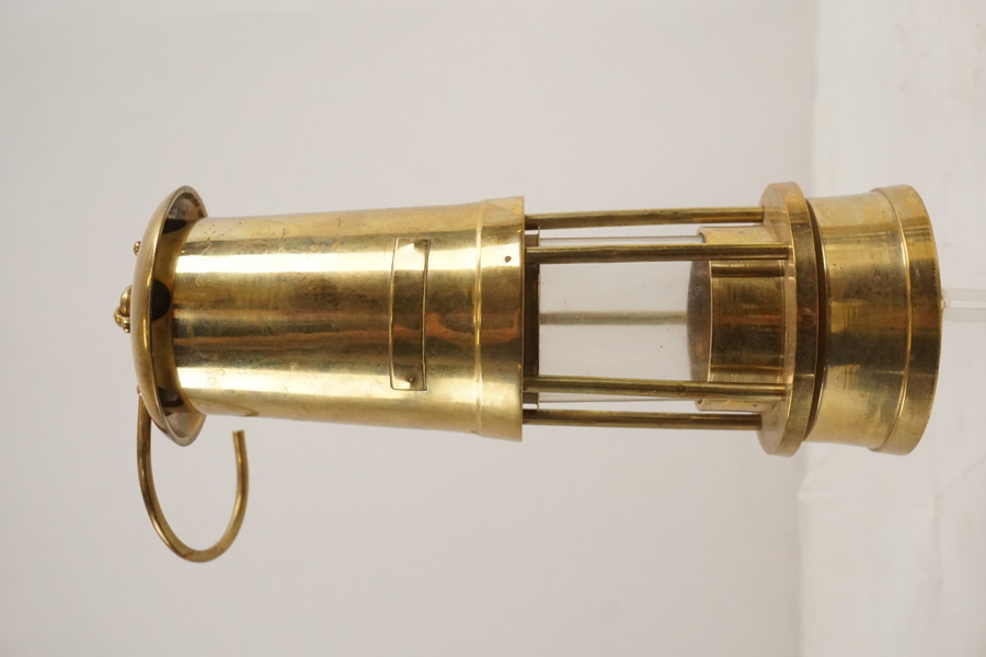Gruvlykta i mässing. C18