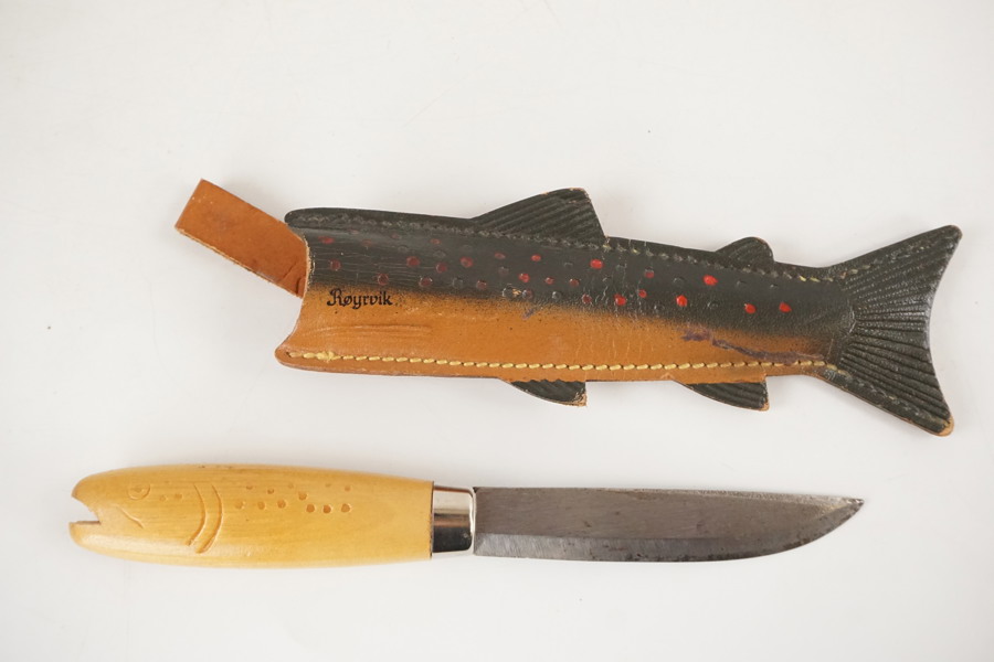 Kniv i form av öring. C40