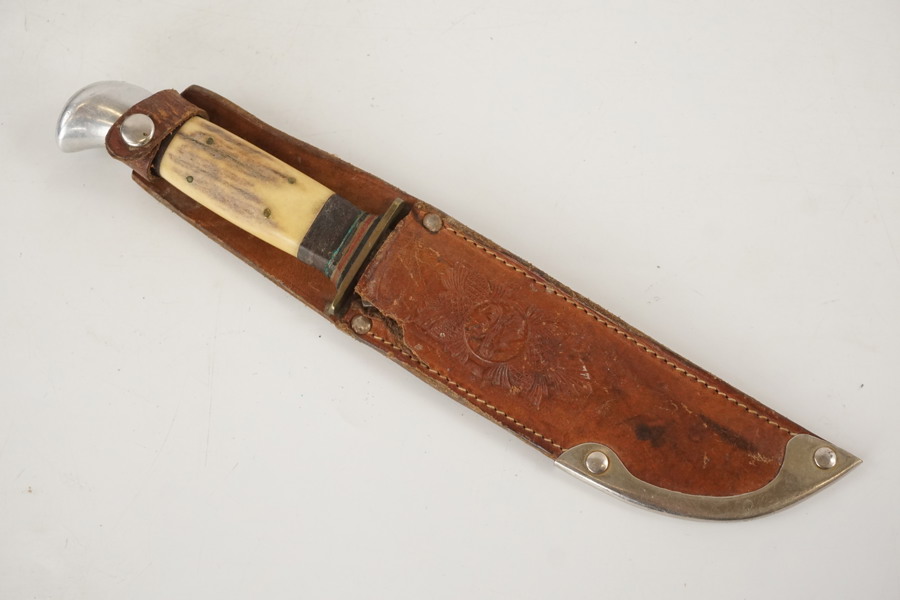 Jaktkniv med hornhandtag. C46