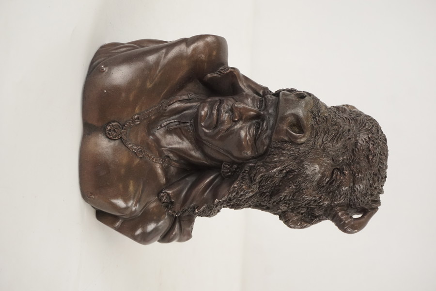 Halvbystskulptur Native Americans. A196