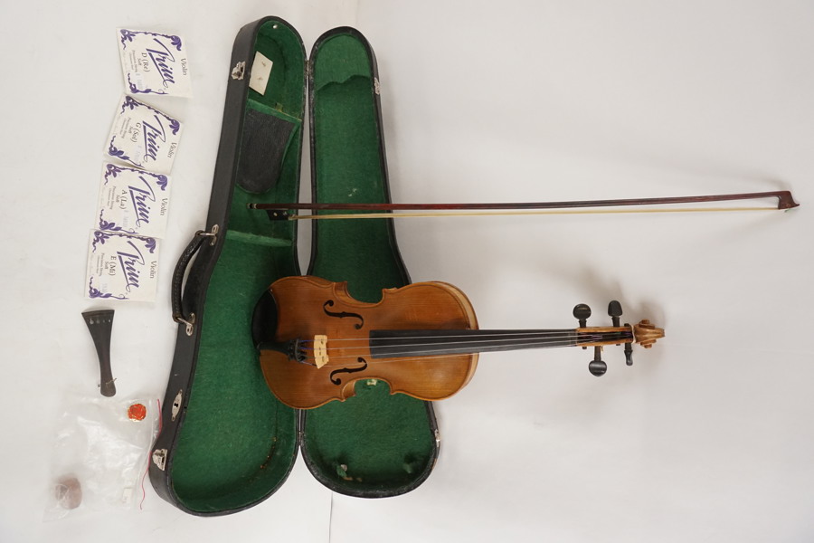 Vuillame a Paris, Violin. M45