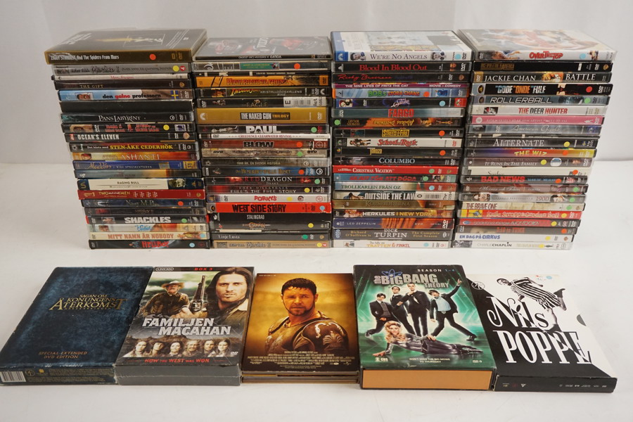 Banan låda med DVD, Sagan om Konungens Återkomst mm. BC172