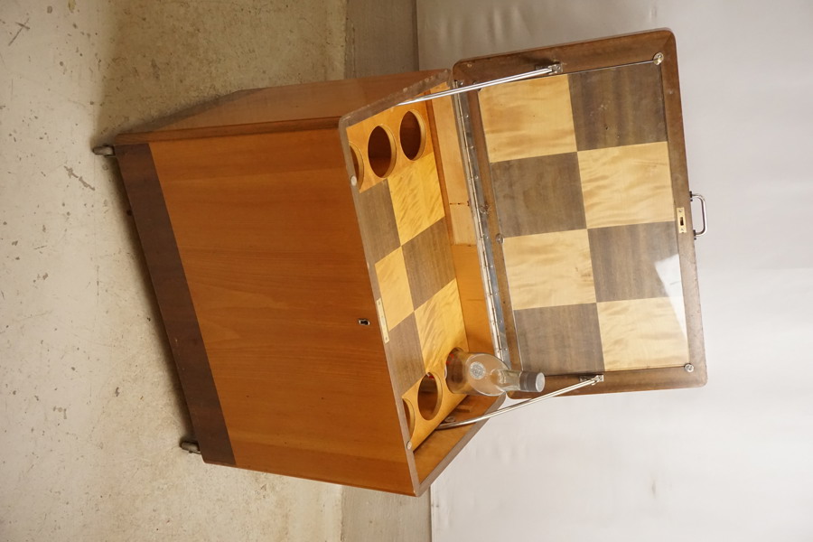 Barskåp, 1940-tal. B177