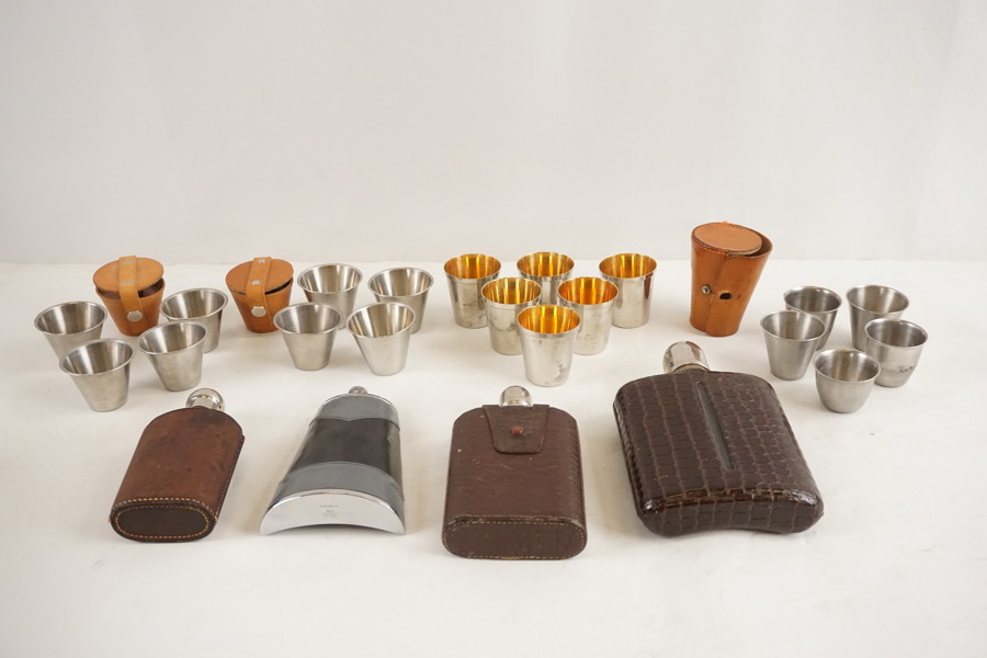 Vintage fickpluntor & snapsglas i rostfritt. A230