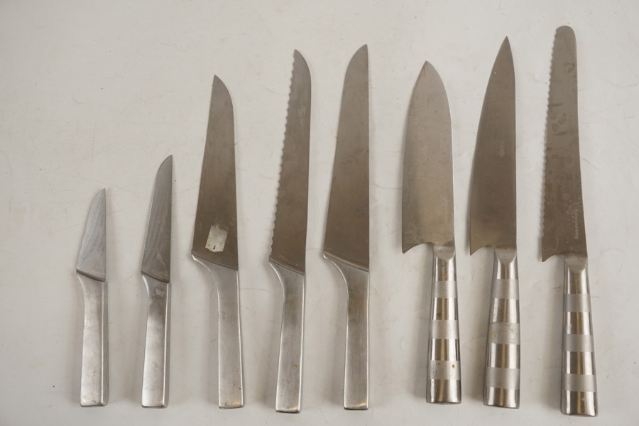 Knivar i rostfritt. D67