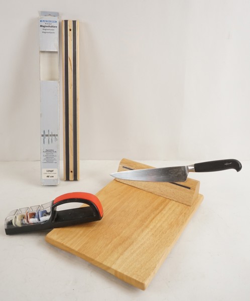Skärbräda, knivhållare, knivslipare & Bahco-kniv. D100