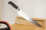 Skärbräda, knivhållare, knivslipare & Bahco-kniv. D100