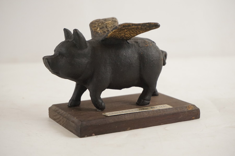 Skulptur gris i gjutjärn. A253 