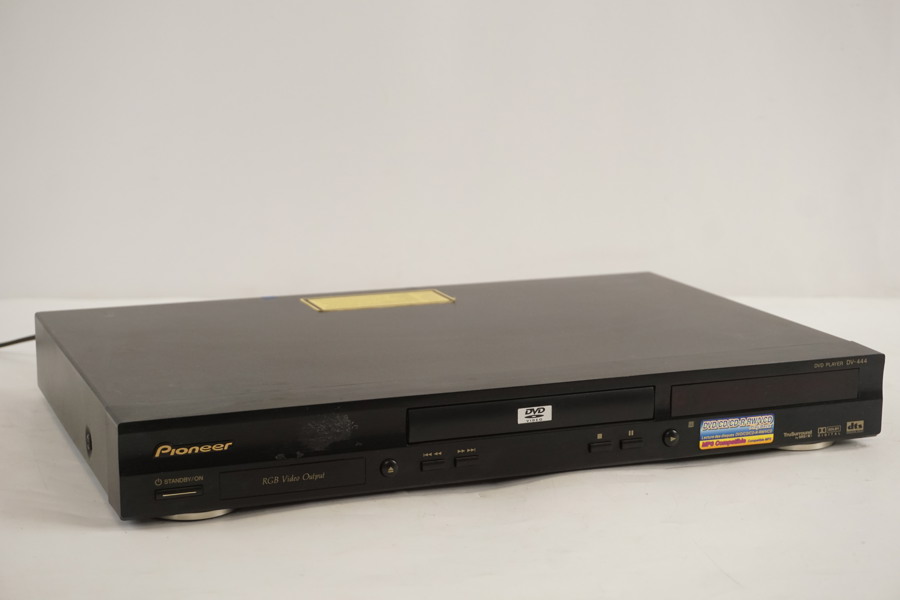 Pioneer DV-444 DVD-spelare. D107