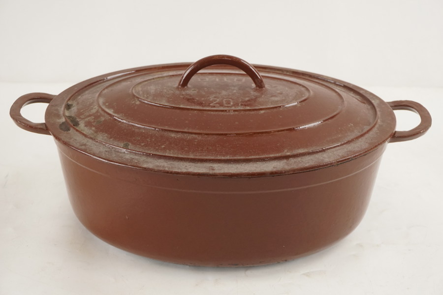DRU Gryta med lock i gjutjärn 20. C69