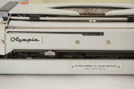 Olympia Travel de luxe, skrivmaskin grå. C72/